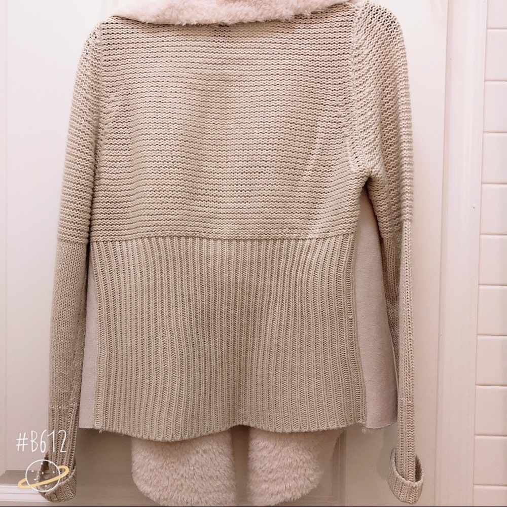 Cardigan with suede faux fur at the front